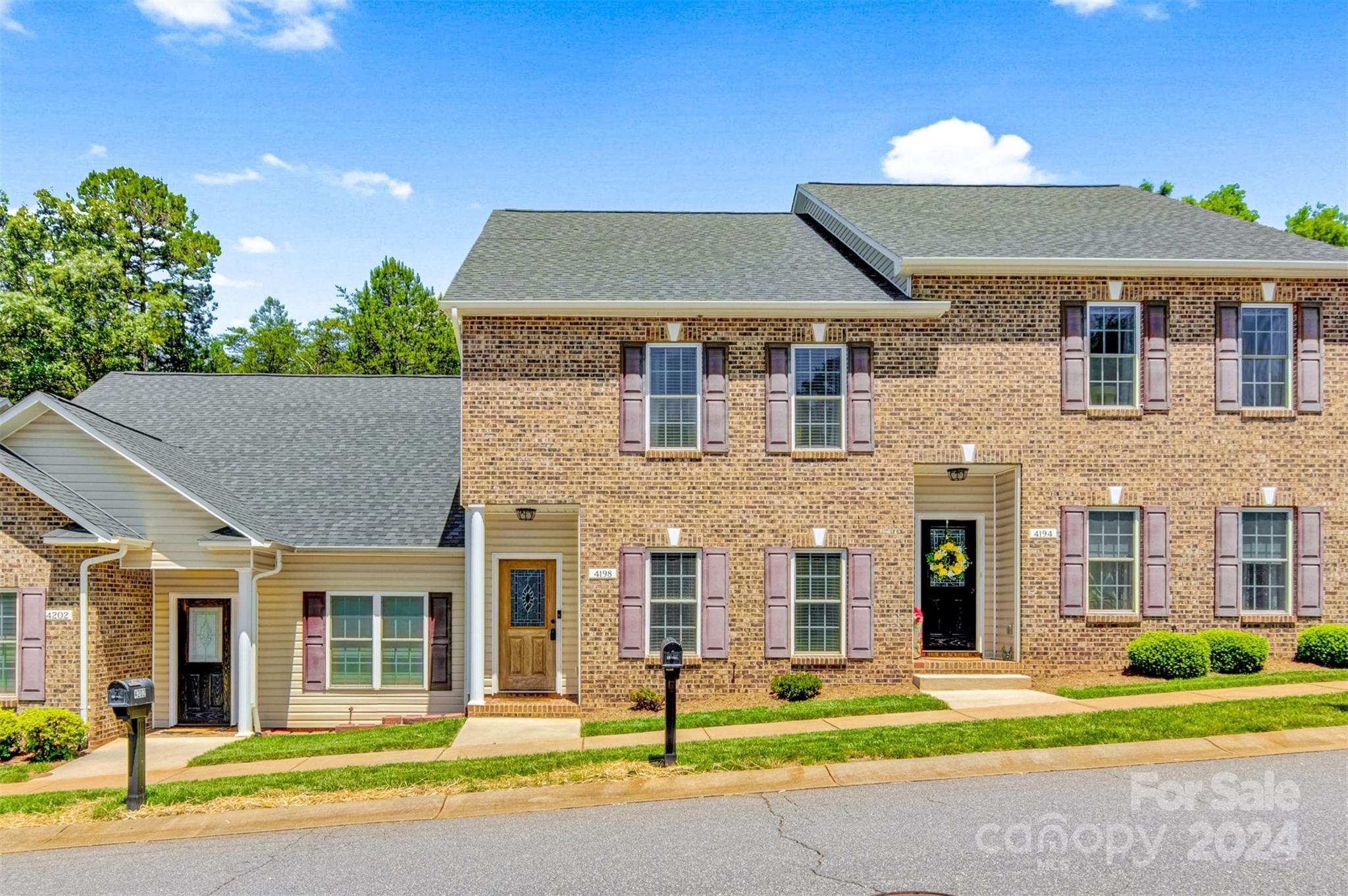 4198 Pickering Drive, Hickory, NC 28602