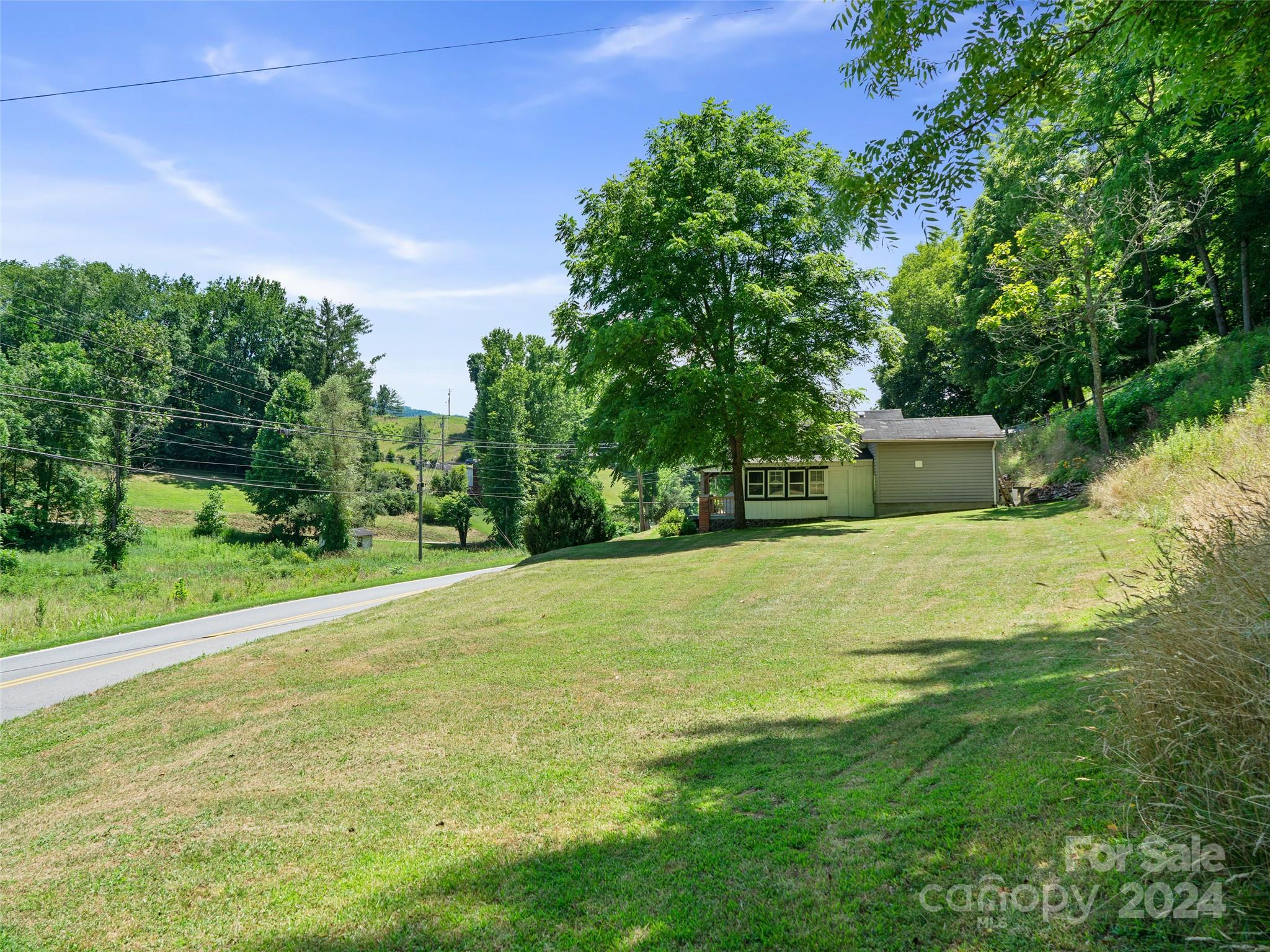 1029 Jacks Creek Road, Burnsville, NC 28714