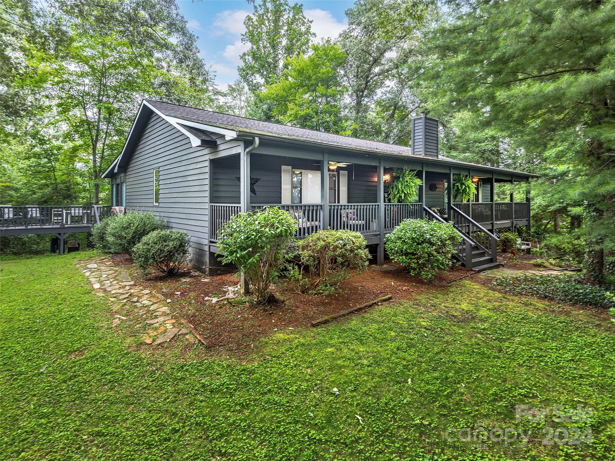 174 Chippendale Drive, Mills River, NC 28759