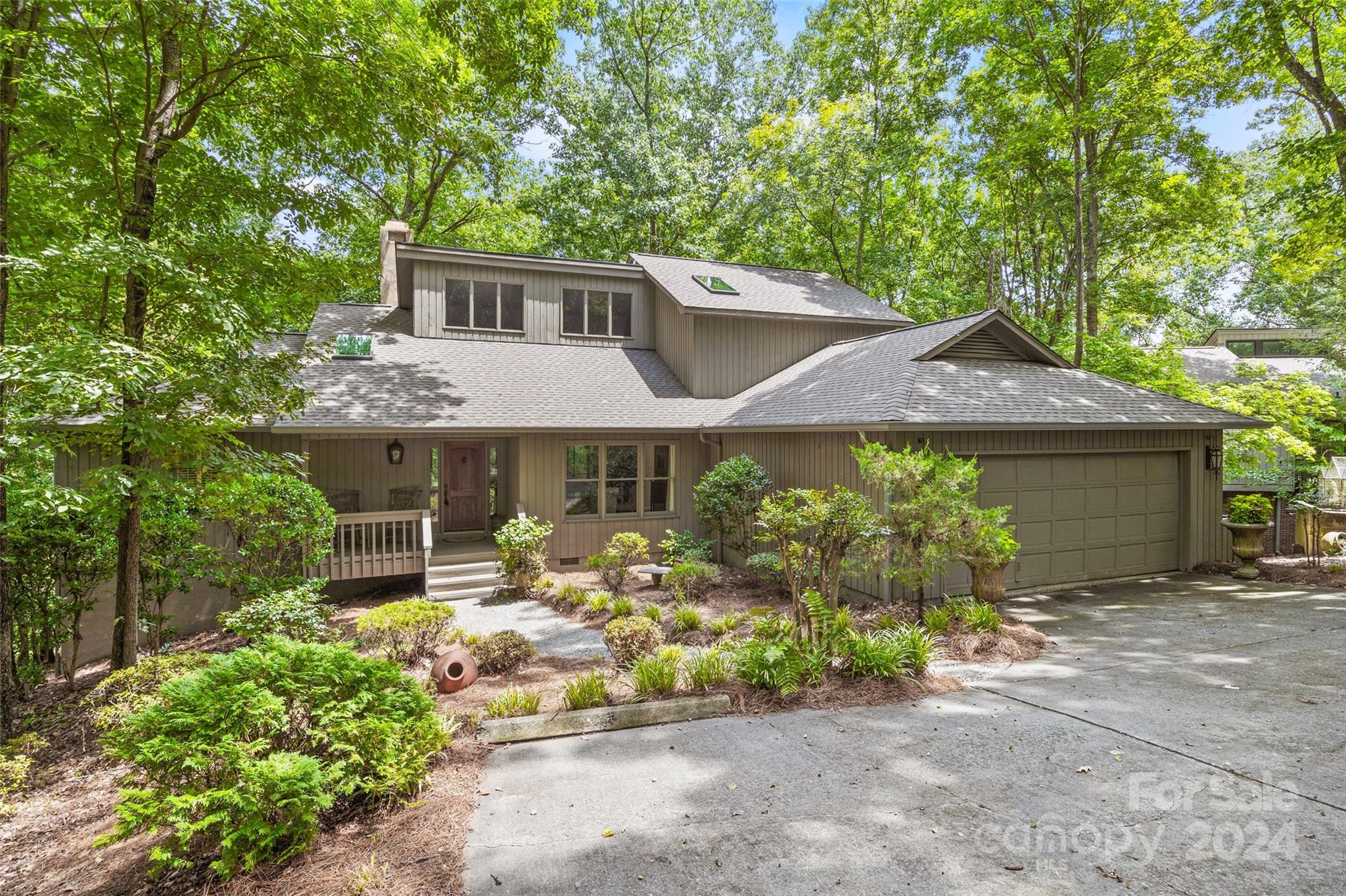 1 Heritage Court, Lake Wylie, SC 29710