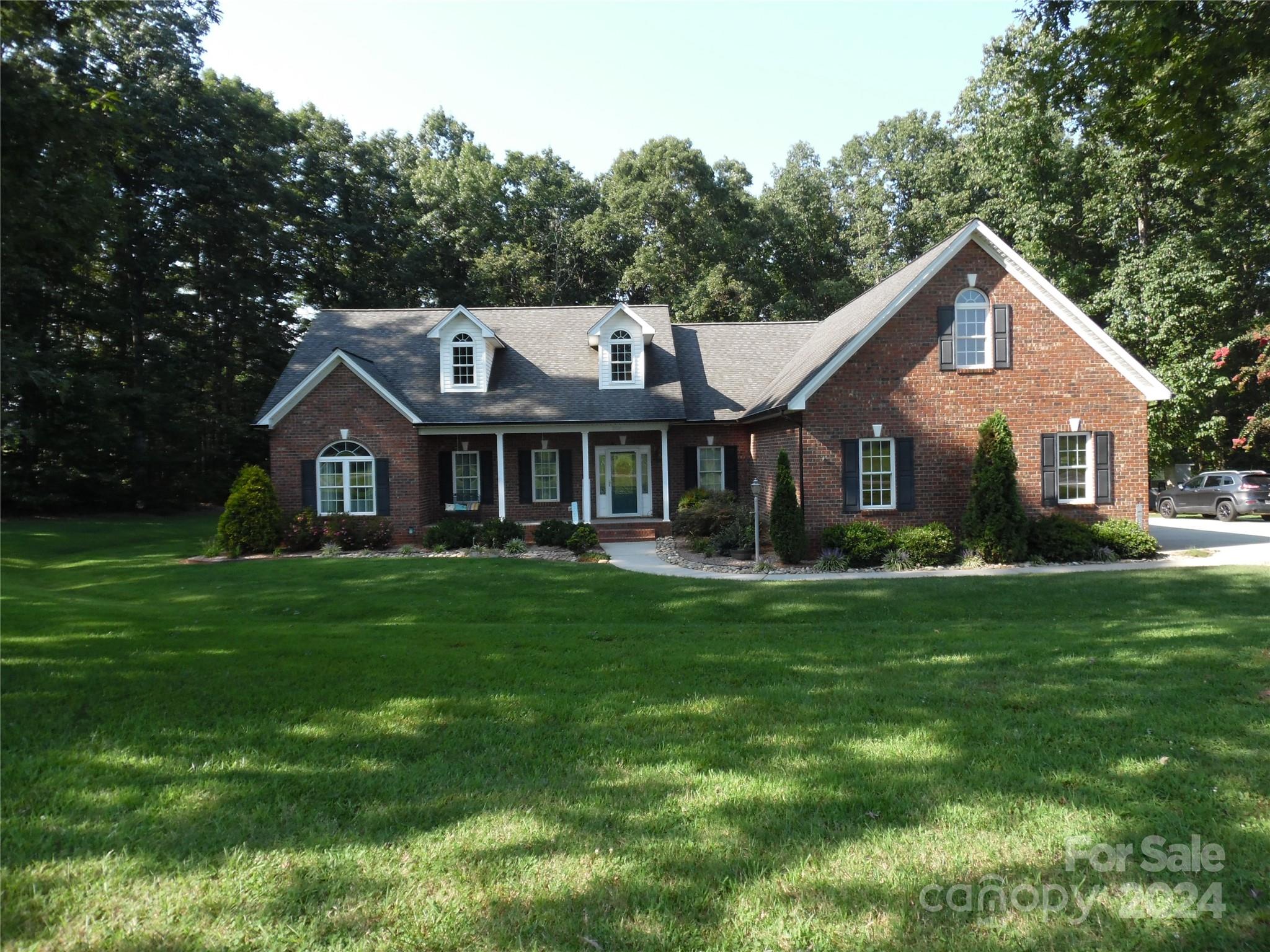 5008 Sherrills Ford Road, Catawba, NC 28609