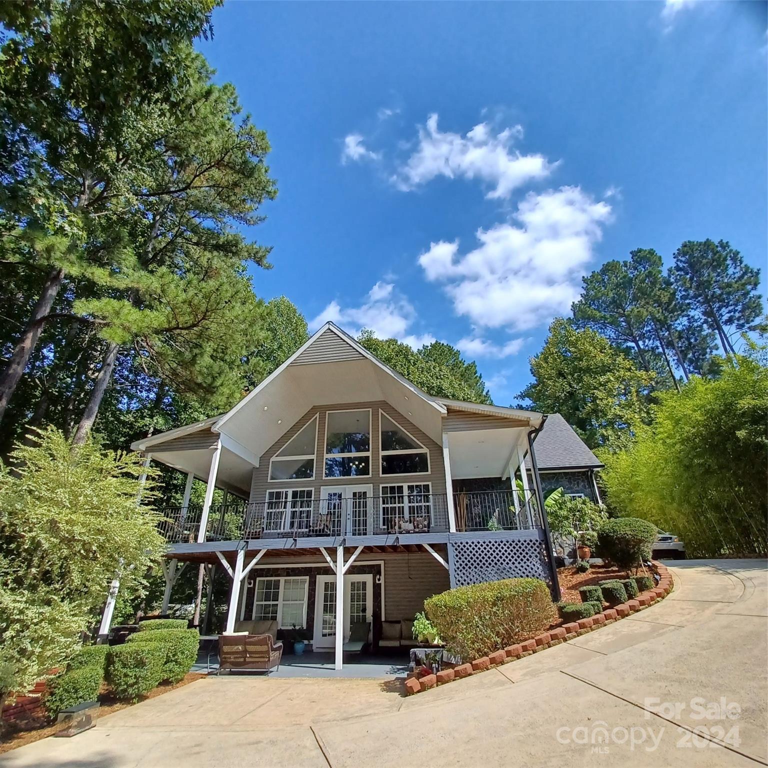 3645 Lake Bluff Drive, Sherrills Ford, NC 28763