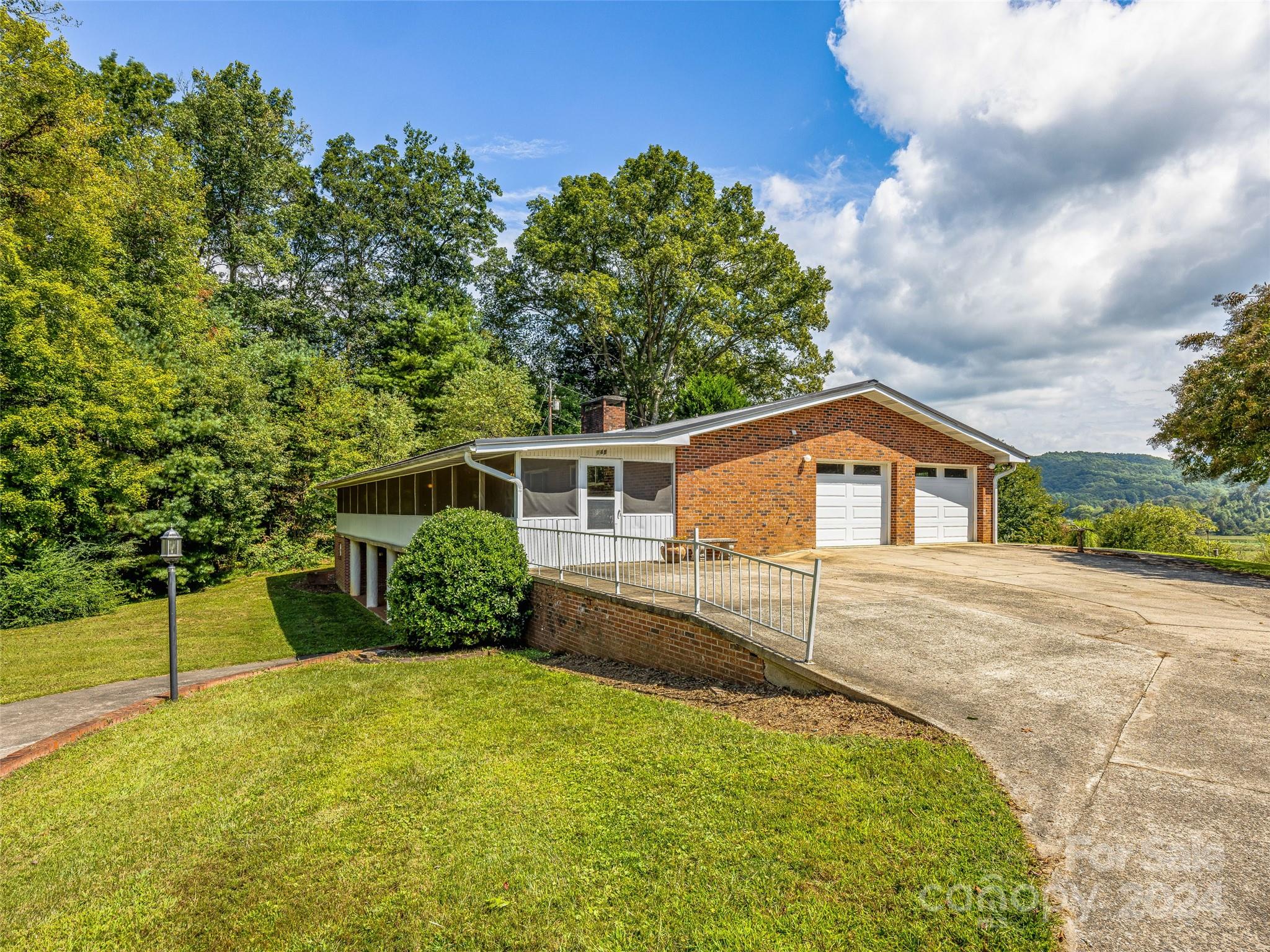 148 Kant Hardly Farm Drive, Brevard, NC 28712