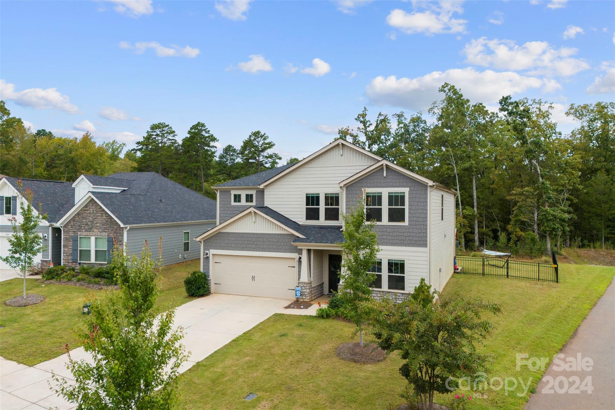 1047 Amberley Crossing Drive, Belmont, NC 28012