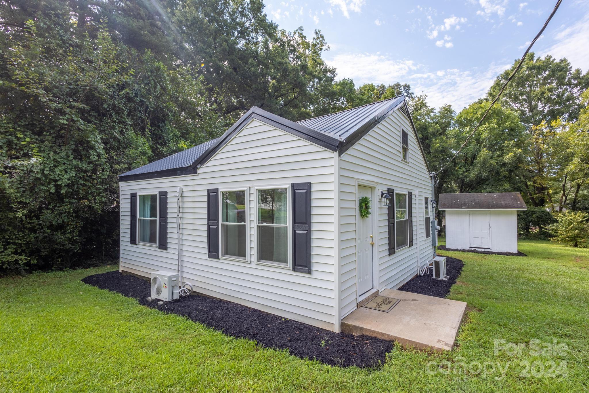 505 Hickory Avenue, Statesville, NC 28677