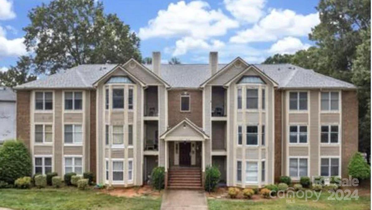 6260 Rosecroft Drive, Charlotte, NC 28215