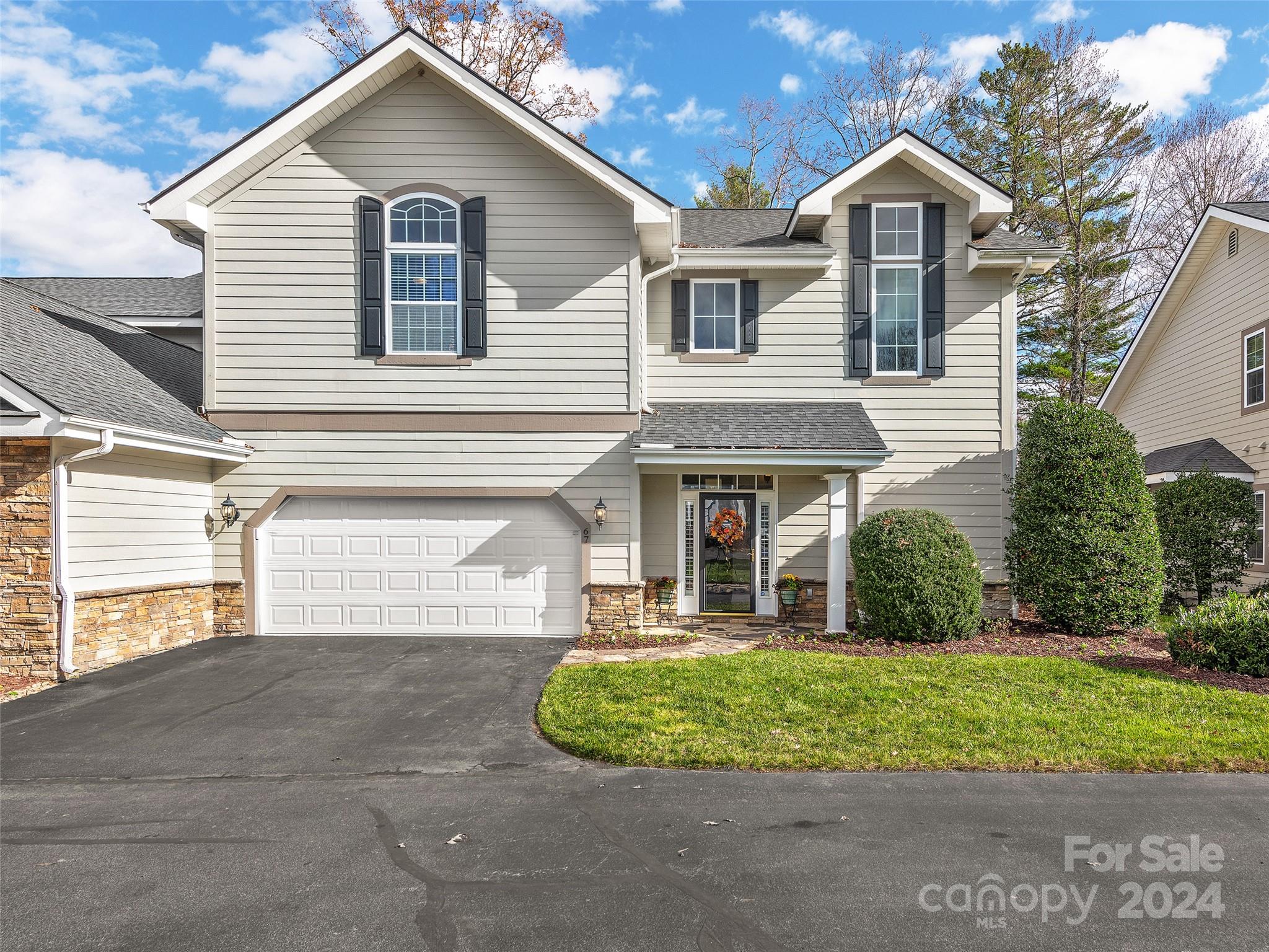 67 Towne Place Drive, Hendersonville, NC 28792