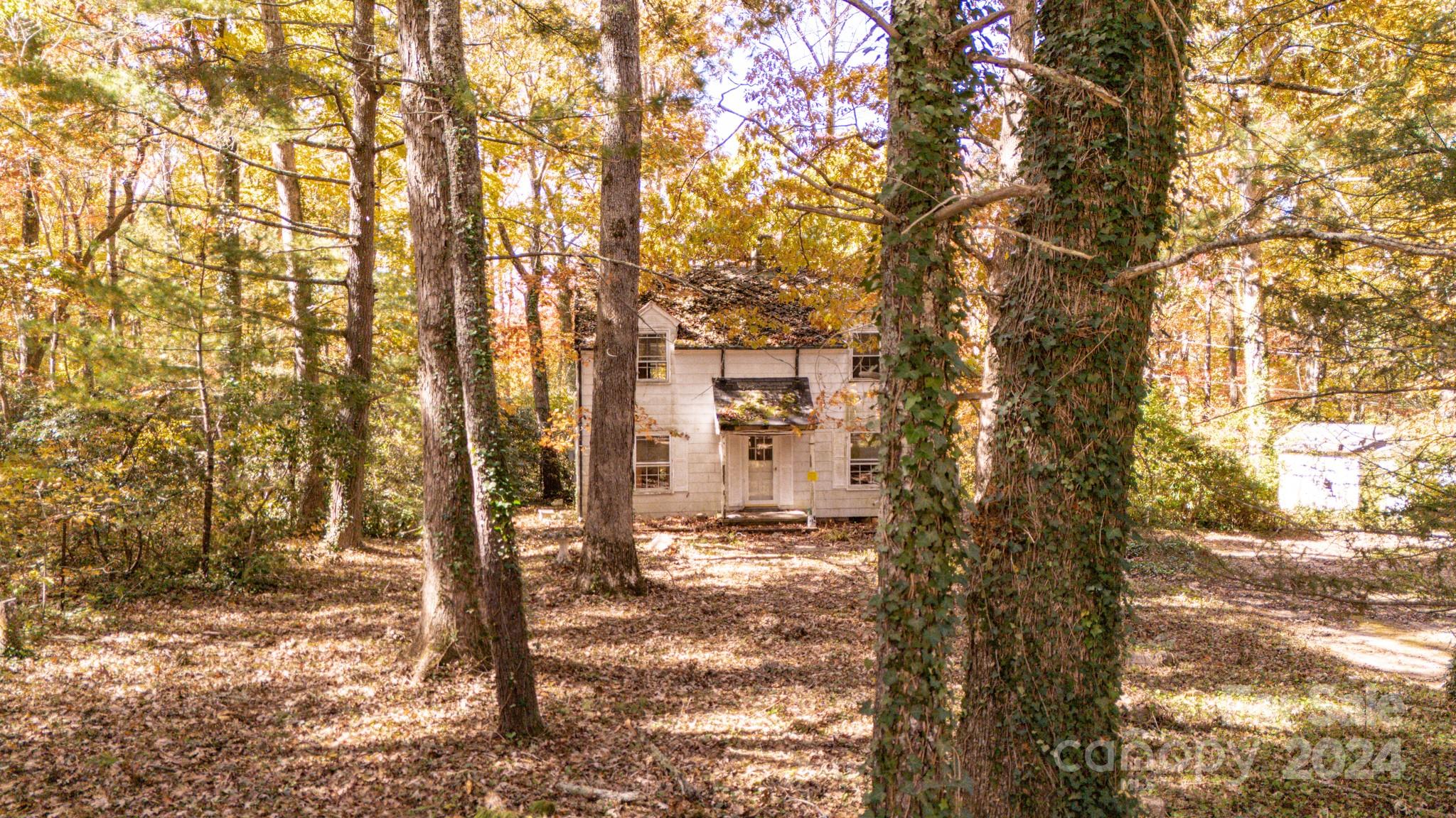 59 Laurel Lane, Black Mountain, NC 28711