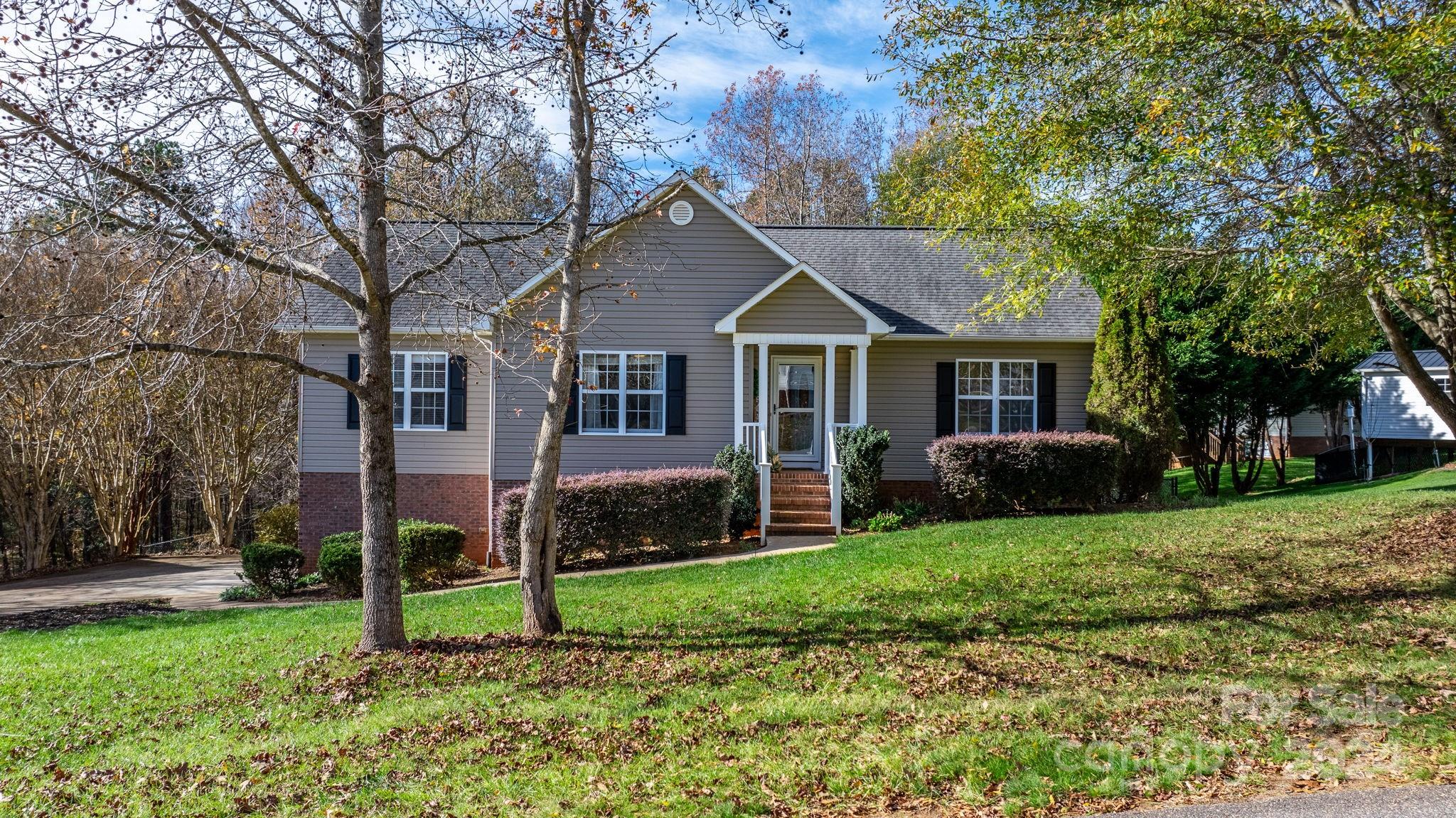 3827 26th Street Drive, Hickory, NC 28601